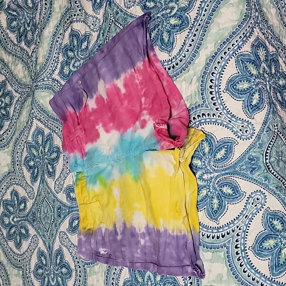 Vibrant tye dye Judy Blue shorts